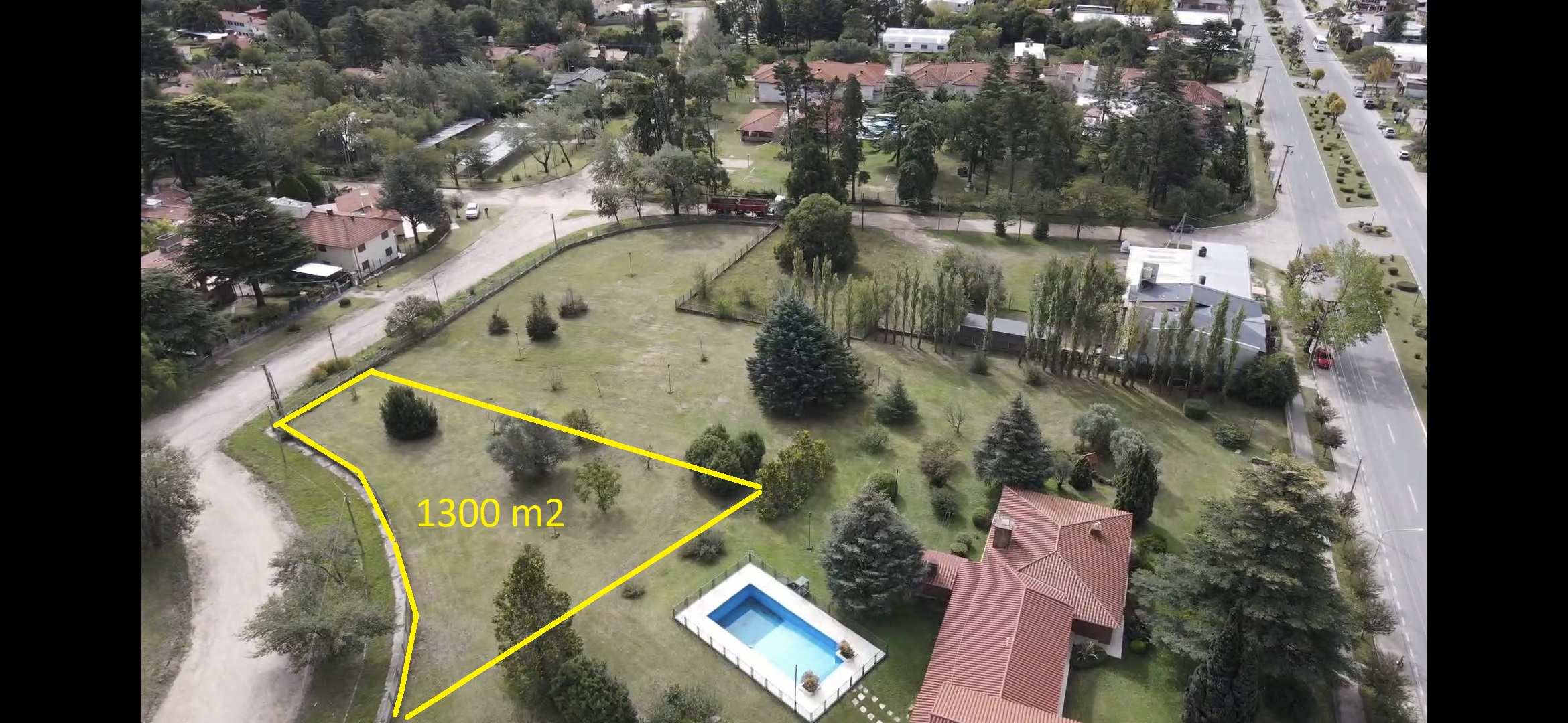 1300m2 Villa Giardino.jpg